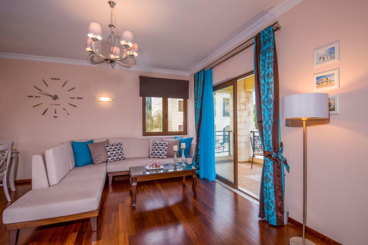 Casa Leone Suites Stalós Dış mekan fotoğraf