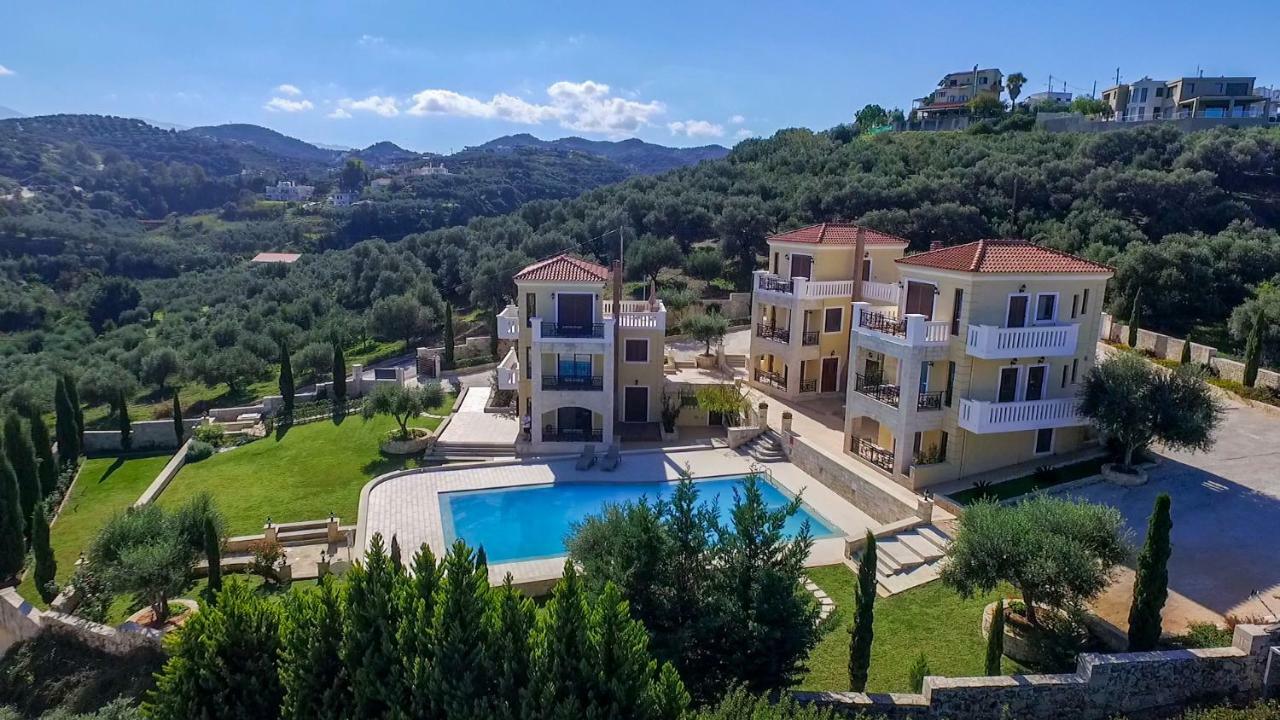 Casa Leone Suites Stalós Dış mekan fotoğraf